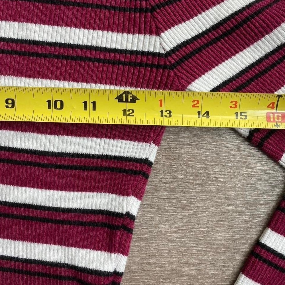 Long sleeve Red White Black Ribbed Striped Sweater Crewneck Size Medium 1305 - Picture 4 of 8